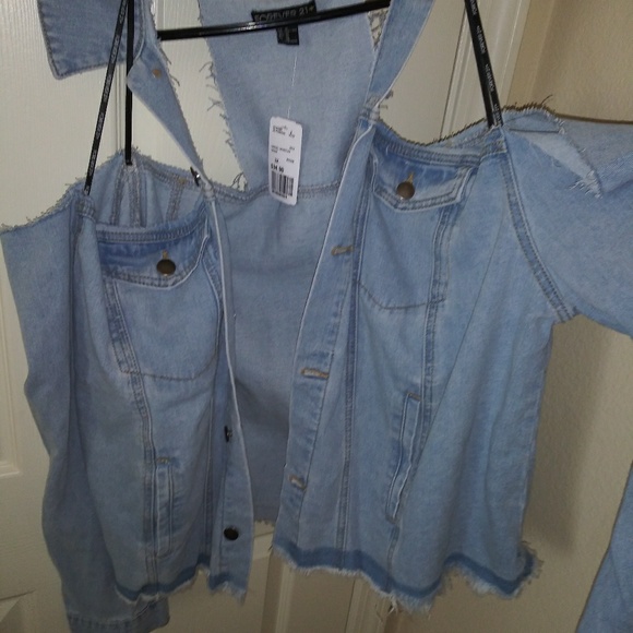 shoulderless jean jacket